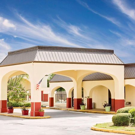 Days Inn&Suites by Wyndham Starkville Eksteriør bilde