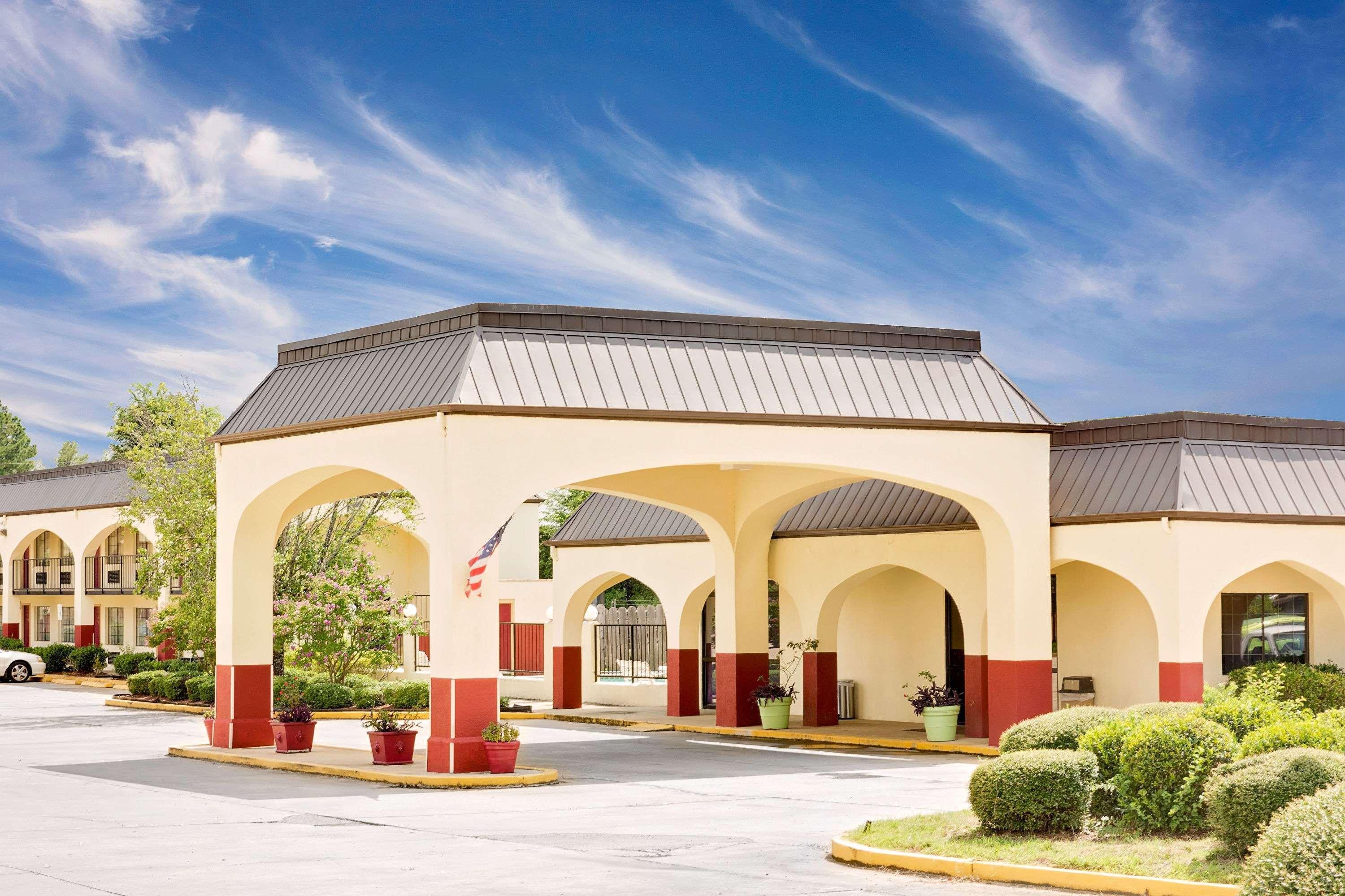 Days Inn&Suites by Wyndham Starkville Eksteriør bilde
