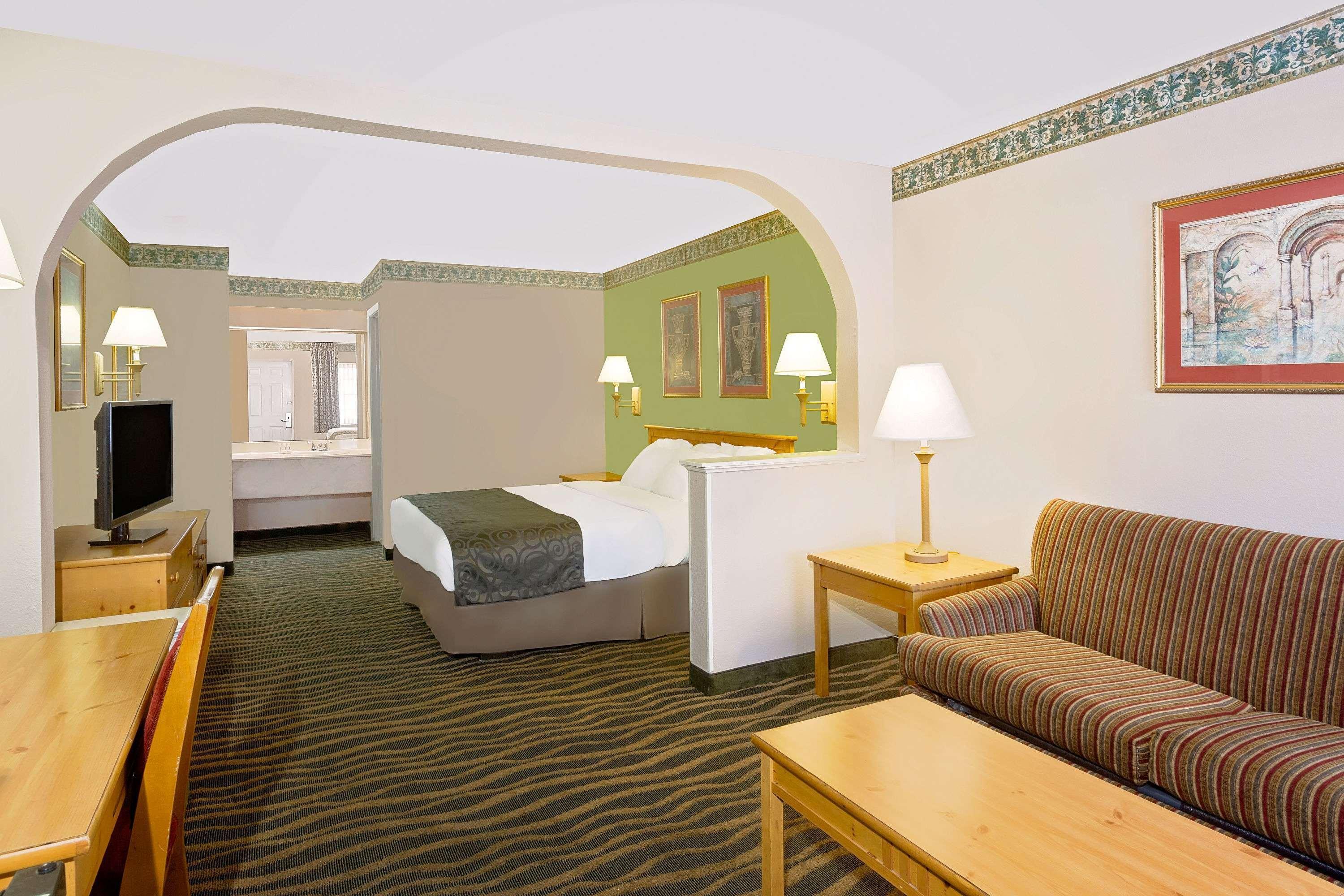 Days Inn&Suites by Wyndham Starkville Eksteriør bilde