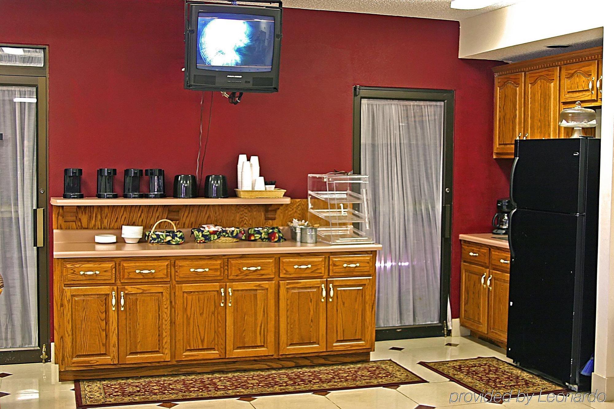 Days Inn&Suites by Wyndham Starkville Restaurant bilde