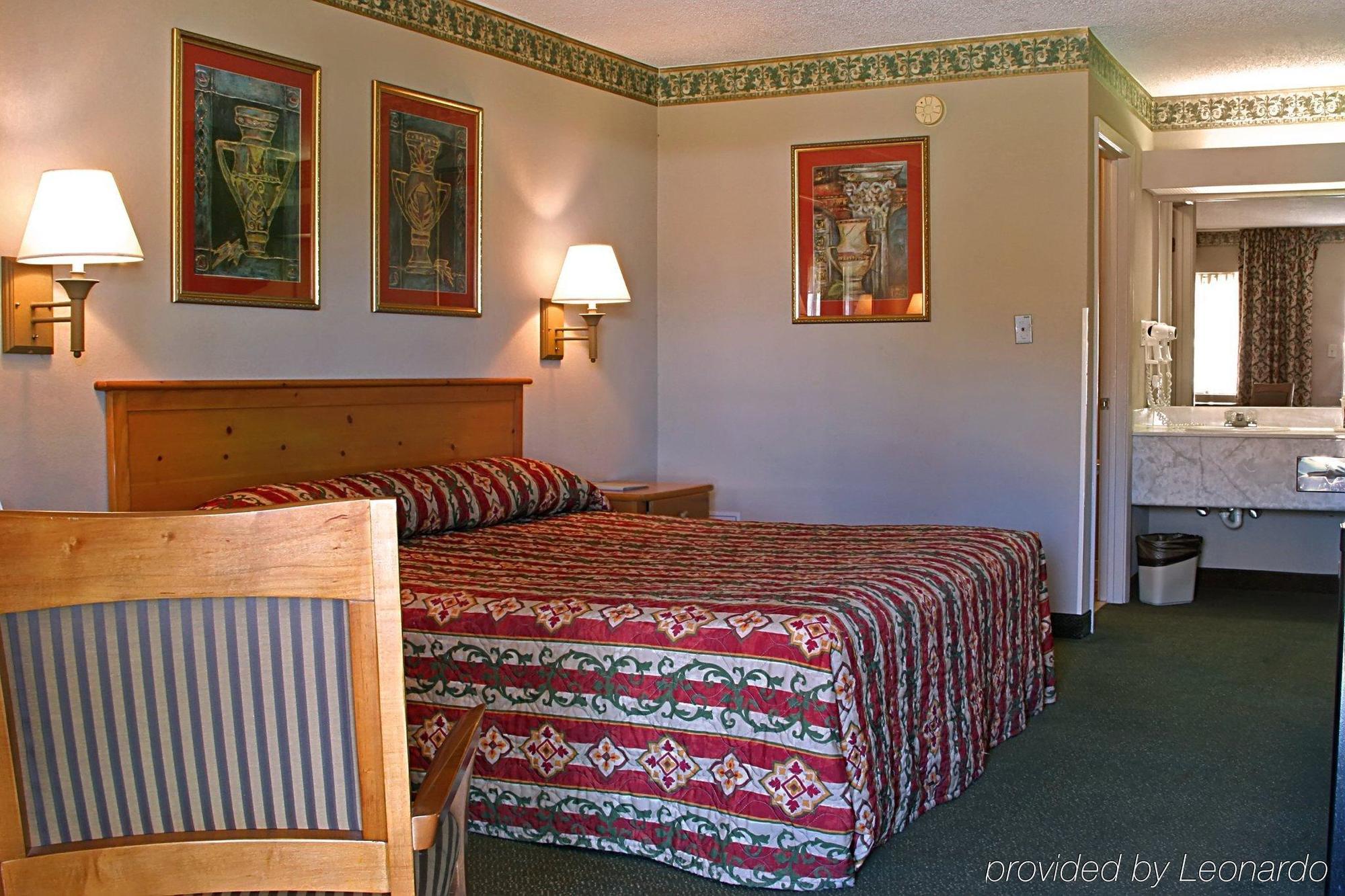 Days Inn&Suites by Wyndham Starkville Rom bilde