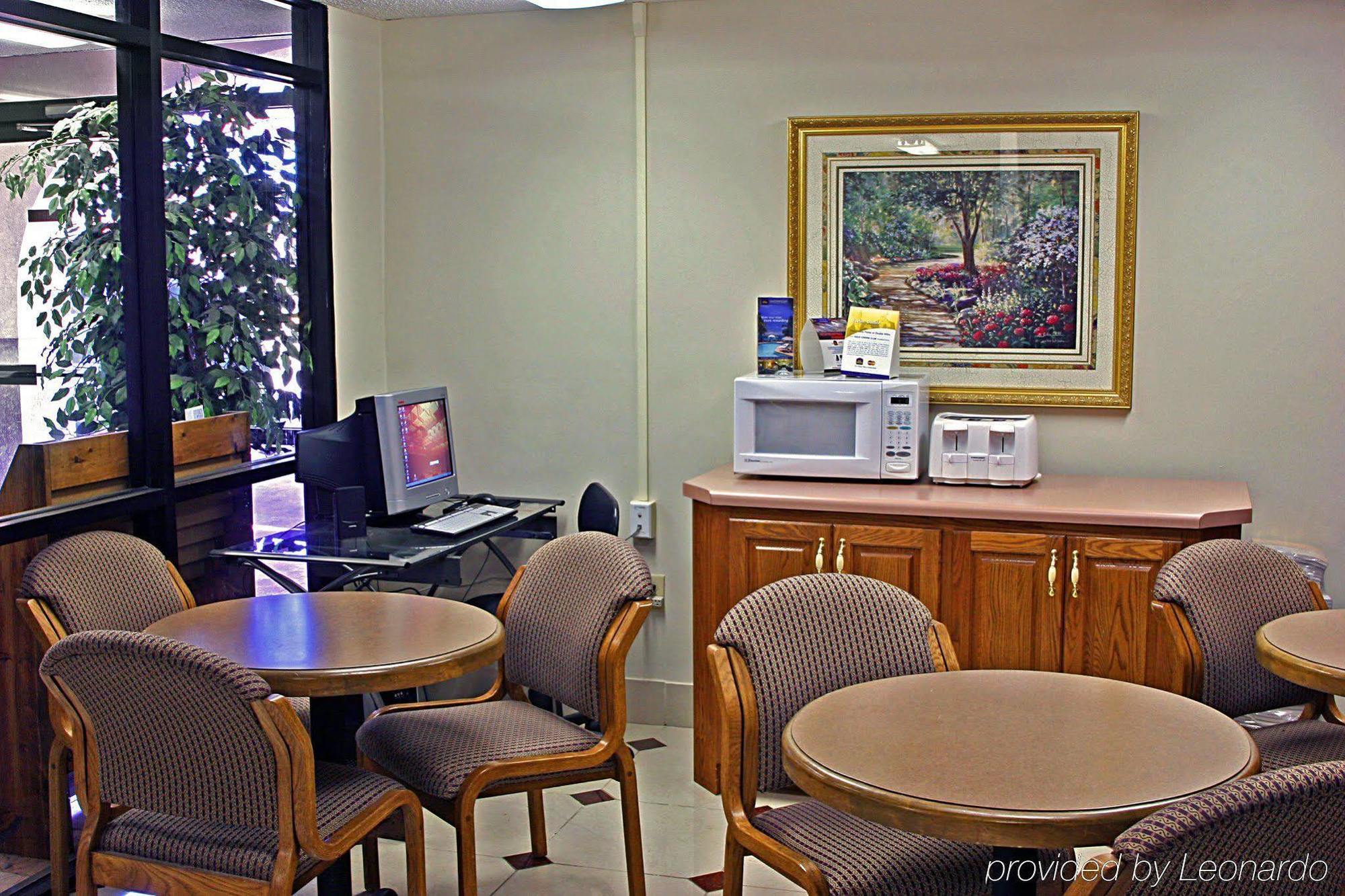 Days Inn&Suites by Wyndham Starkville Restaurant bilde